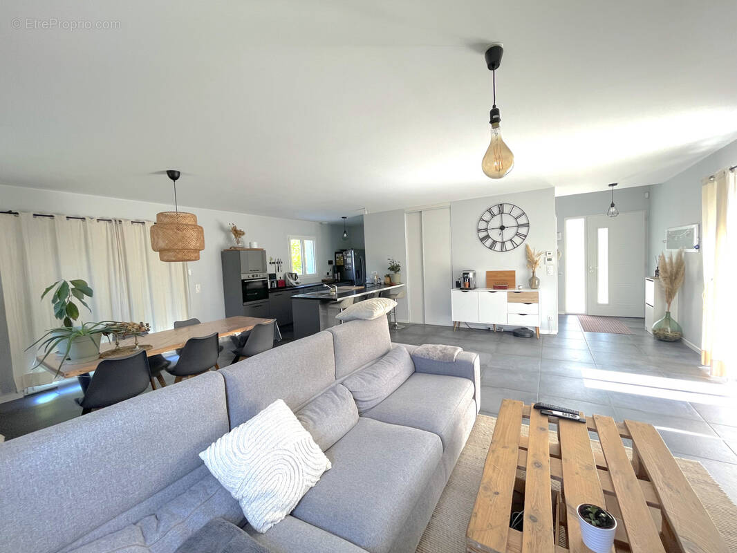 Maison à IZON