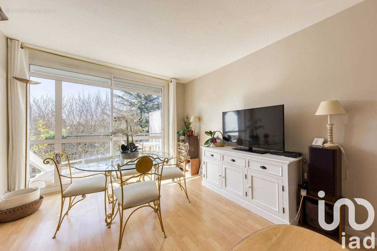 Photo 1 - Appartement à VELIZY-VILLACOUBLAY