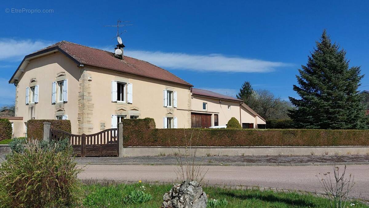 Maison à MARTINVELLE