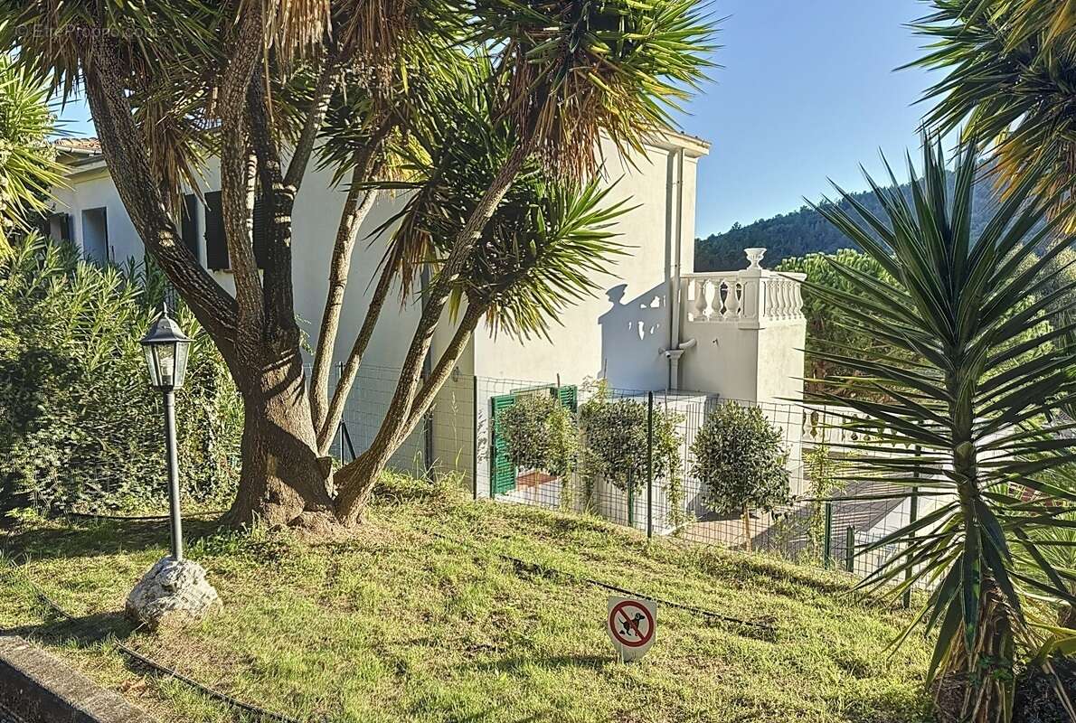 Appartement à EZE
