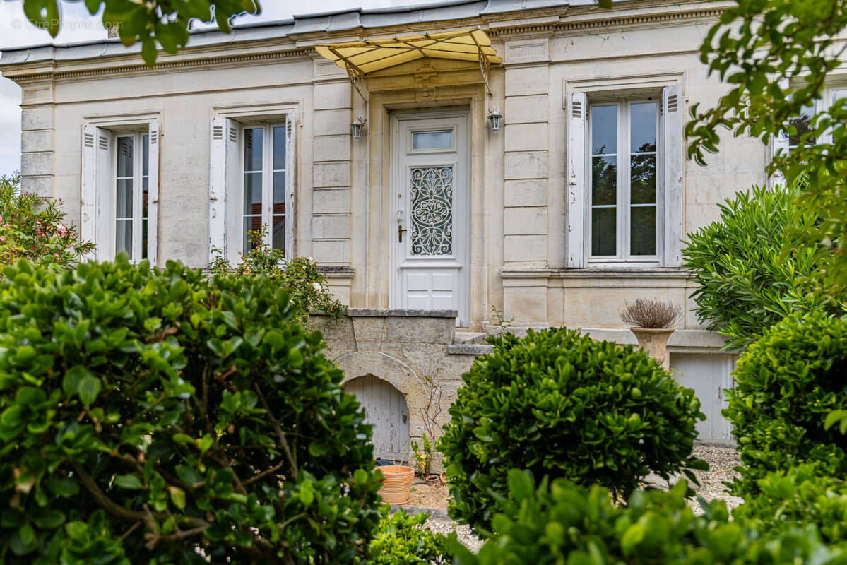 Maison à CANTENAC