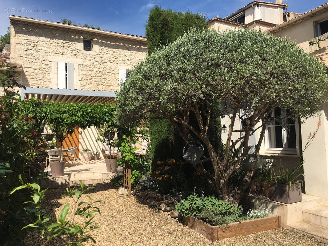 Maison à VILLENEUVE-LES-AVIGNON