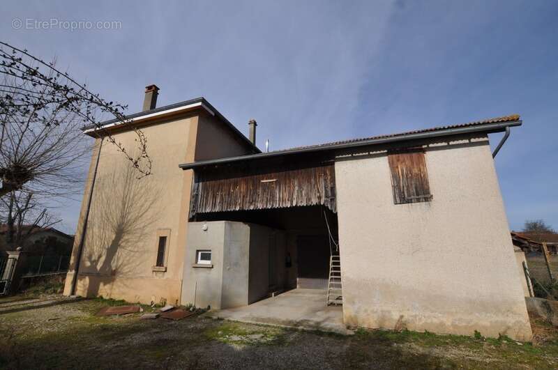 Maison à LAPEYROUSE-MORNAY