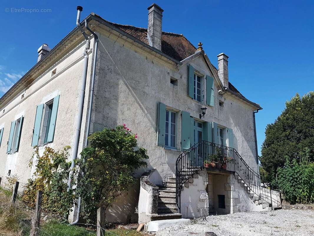 Maison à AUBETERRE-SUR-DRONNE