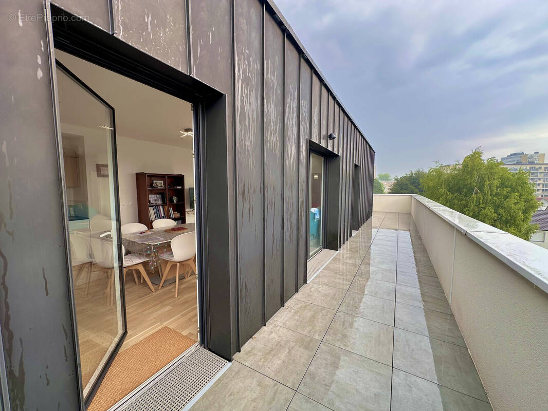 Appartement à MONT-SAINT-AIGNAN