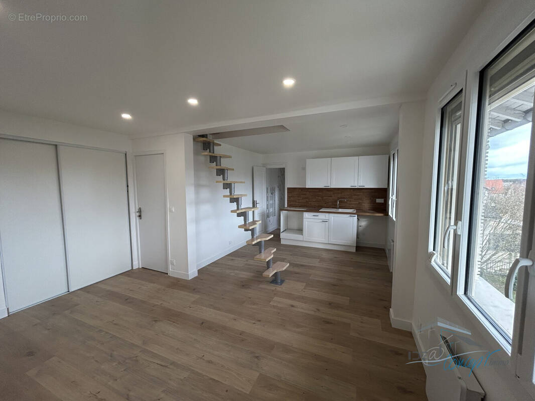 Appartement à LARDY