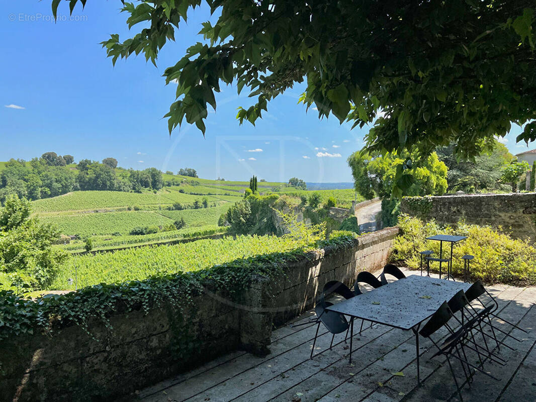 Maison à SAINT-EMILION