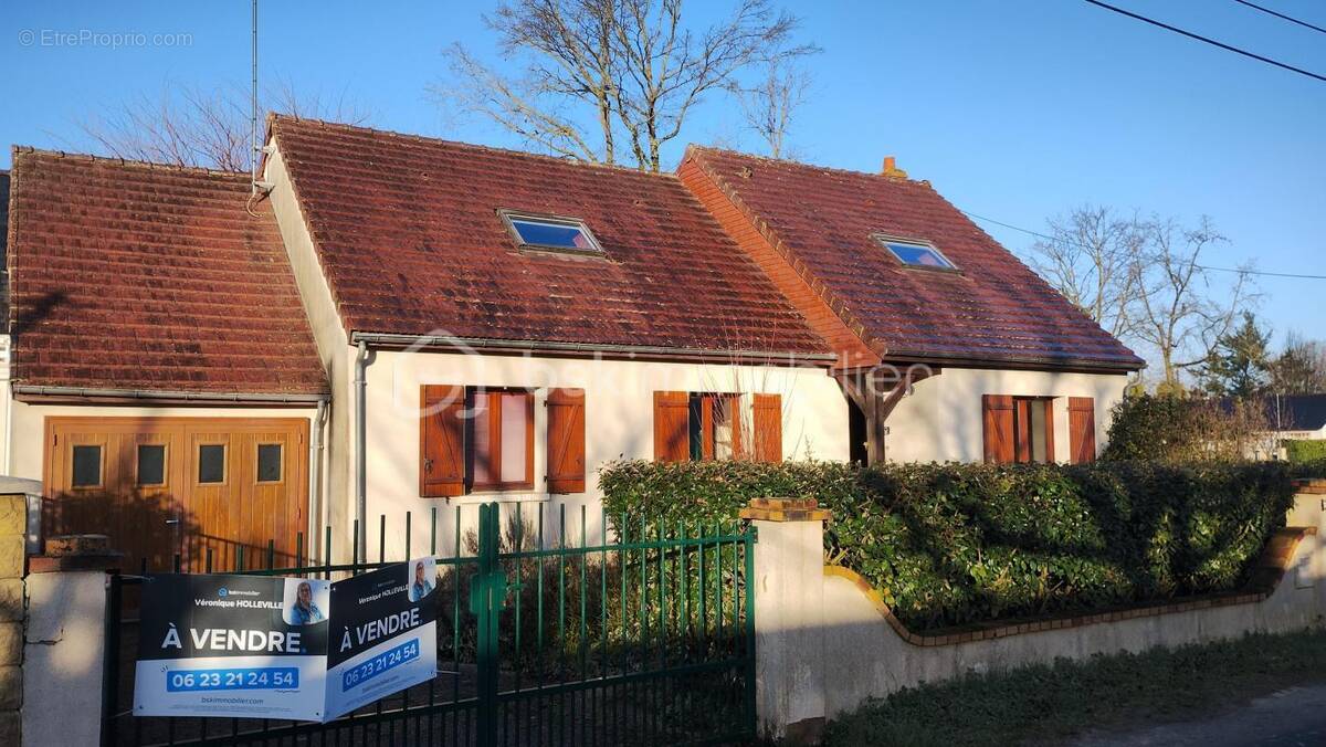 Maison à NAZELLES-NEGRON