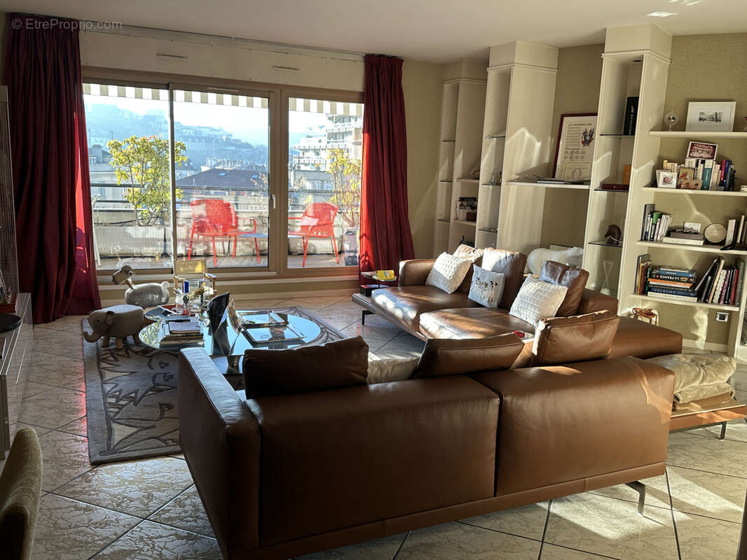 Appartement à SAINT-ETIENNE