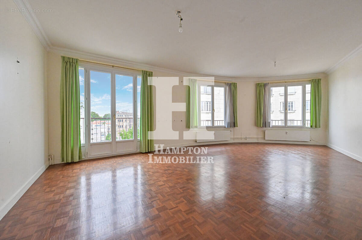 Appartement à PARIS-19E