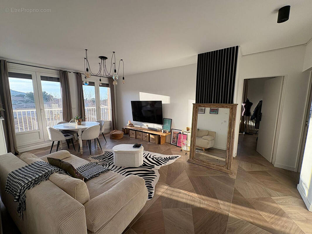 Appartement à CHATEAUNEUF-LES-MARTIGUES