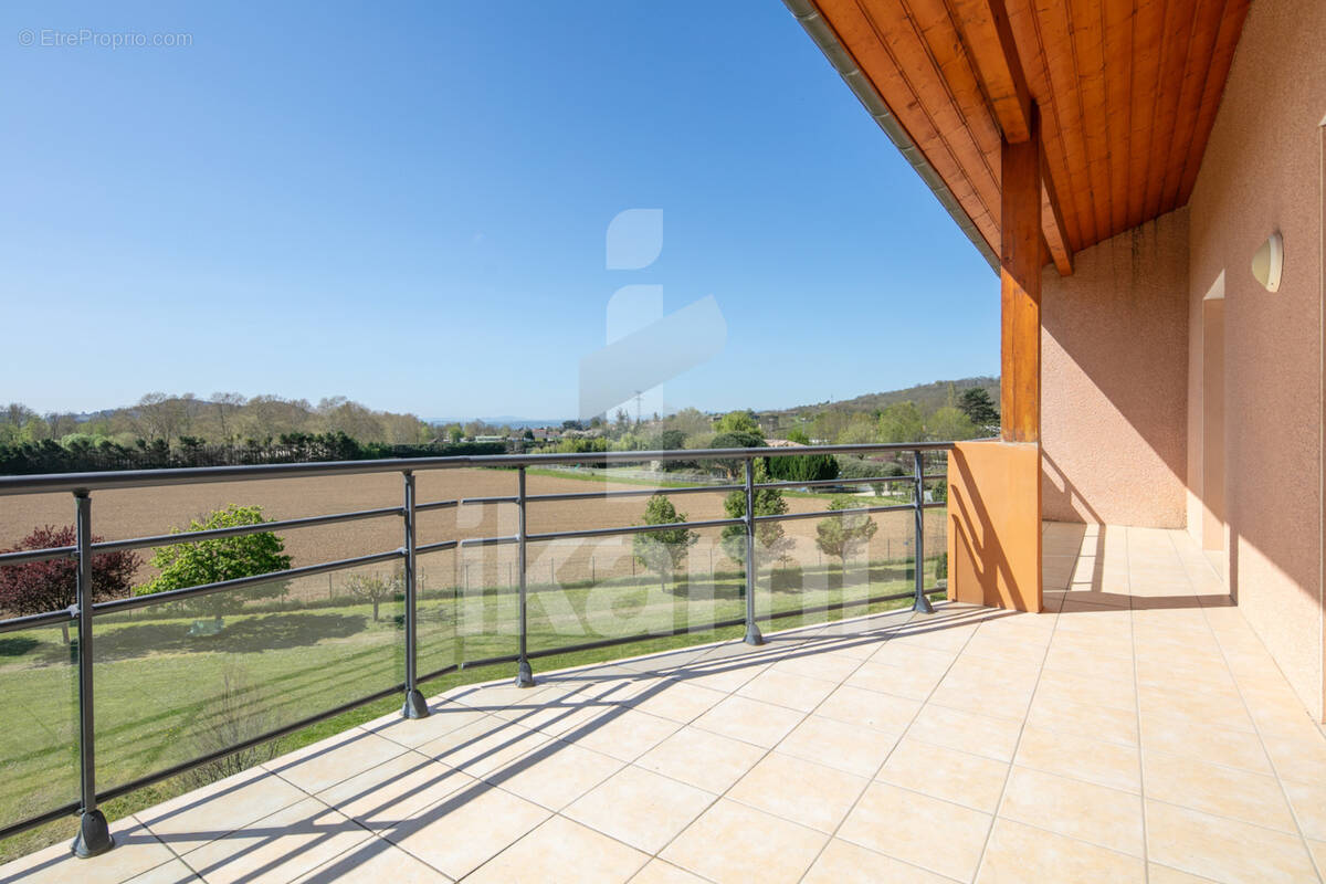 Appartement à CHATEAUNEUF-DE-GALAURE