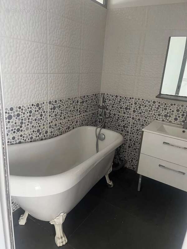Appartement à MARSEILLE-1E