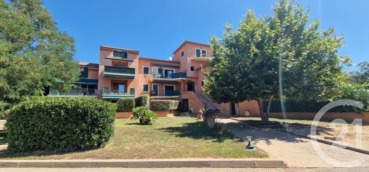 Appartement à CARQUEIRANNE