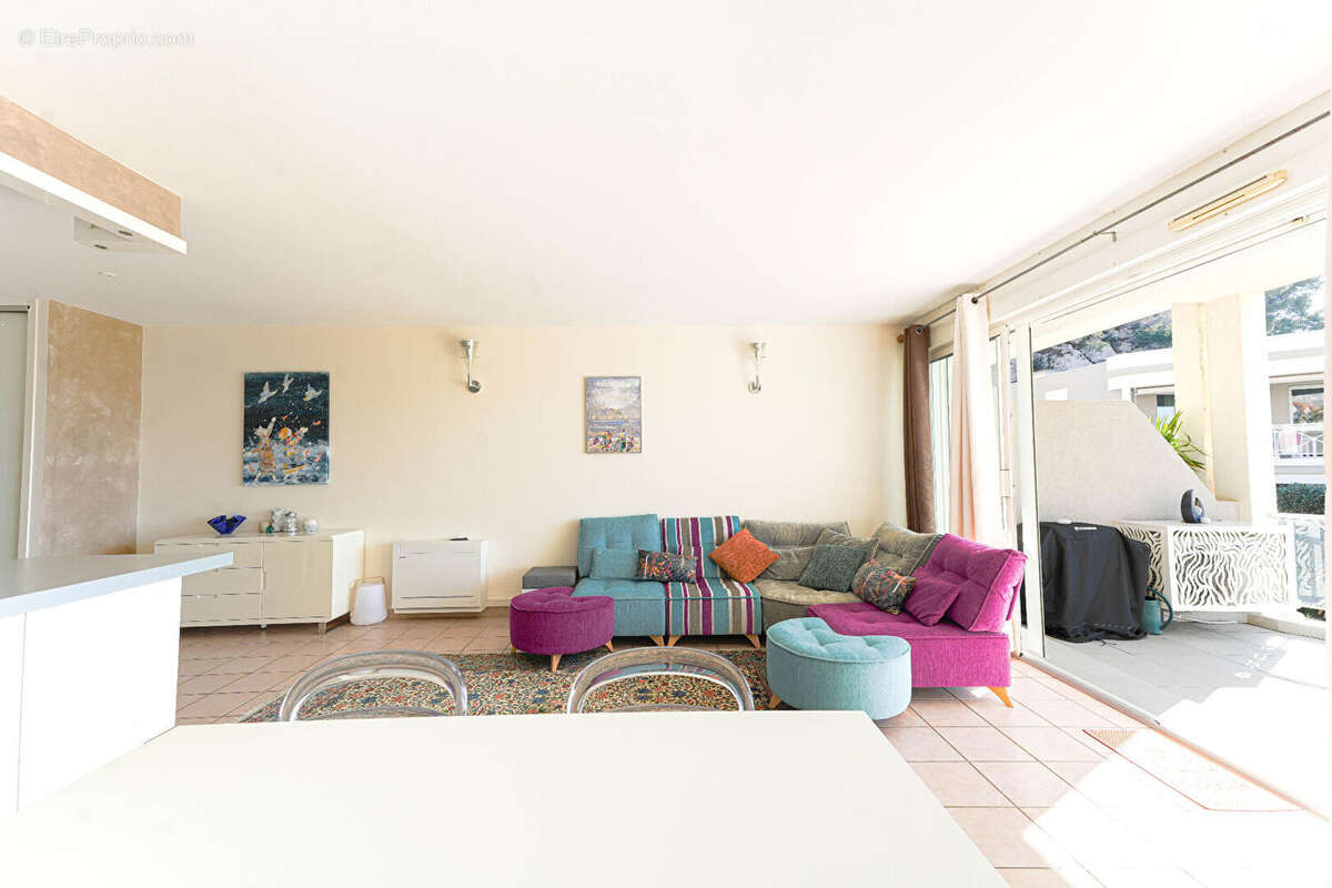Appartement à CARRY-LE-ROUET