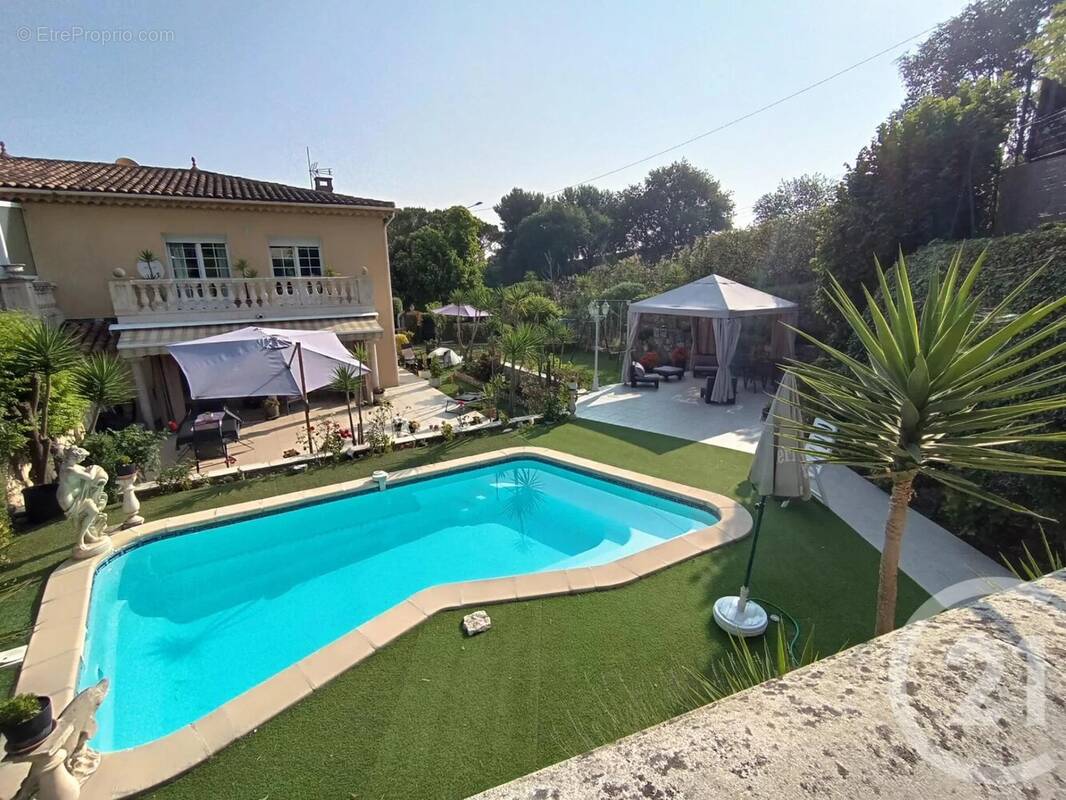 Maison à VILLENEUVE-LOUBET