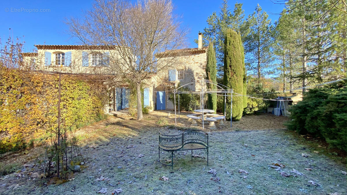 Maison à SAINT-SATURNIN-LES-APT