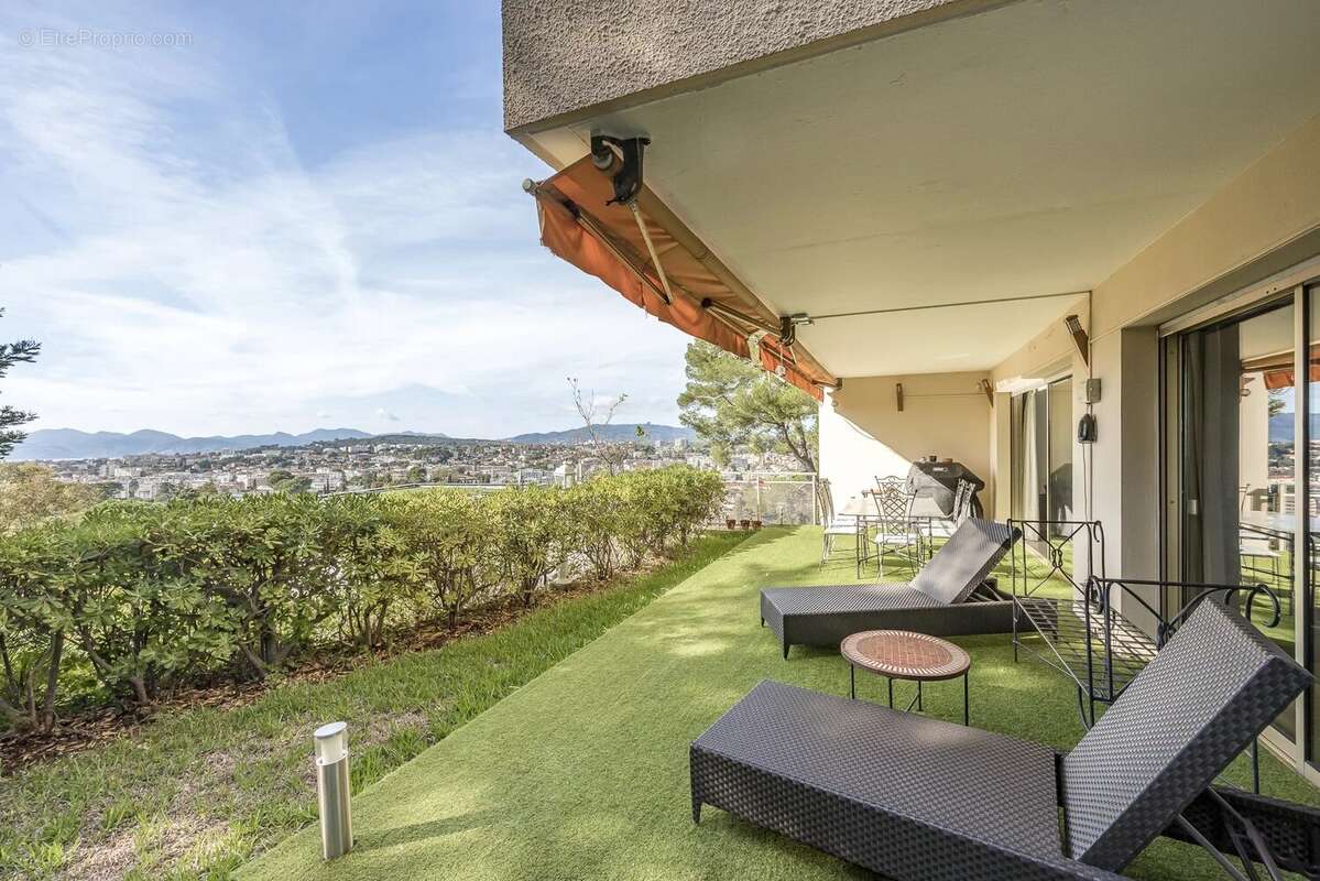 Appartement à LE CANNET