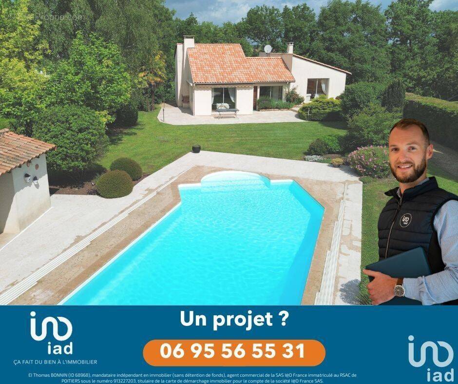 Photo 1 - Maison à VOUILLE