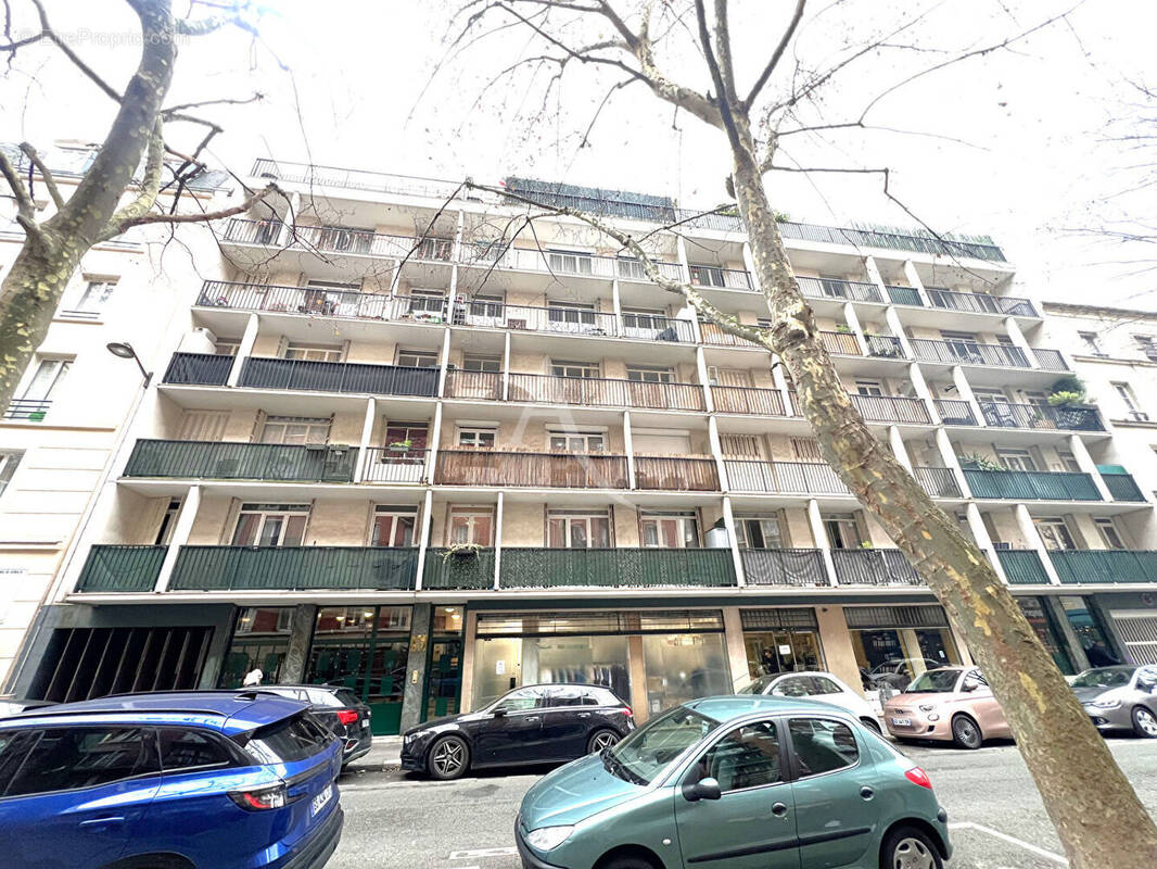 Parking à PARIS-11E