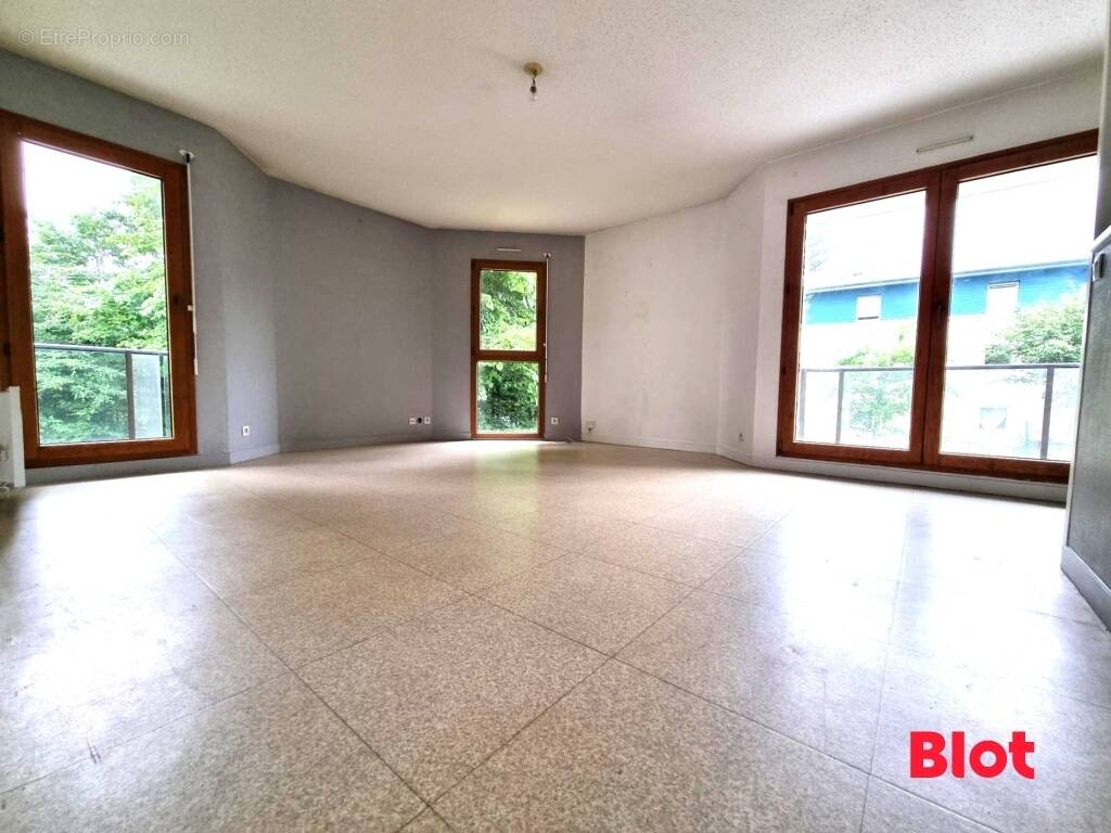 Appartement à PACE