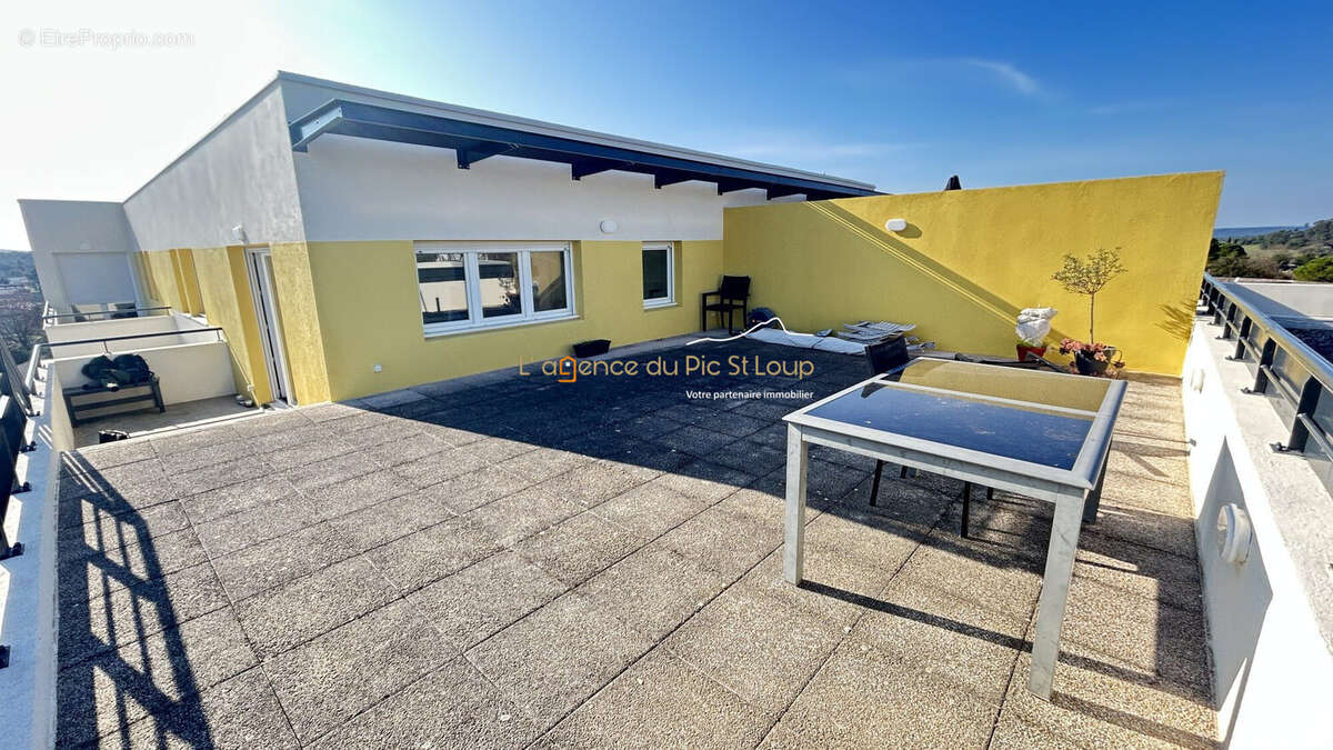 Appartement à SAINT-MATHIEU-DE-TREVIERS