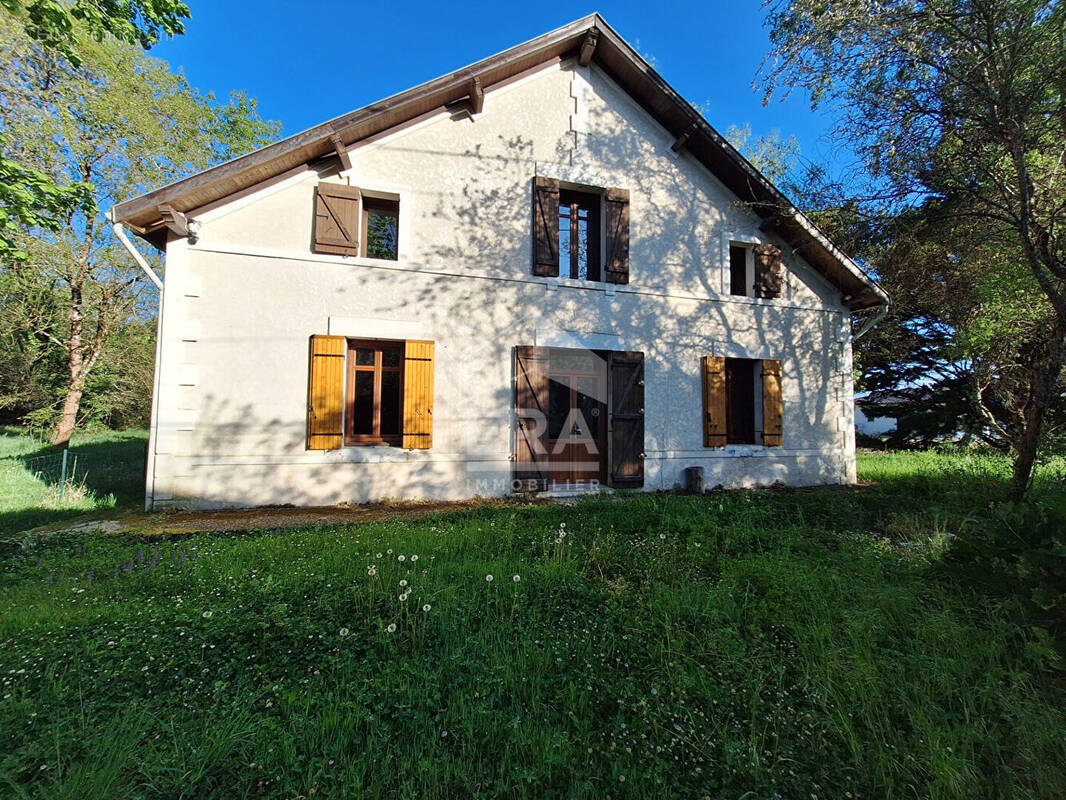Maison à MONTPON-MENESTEROL