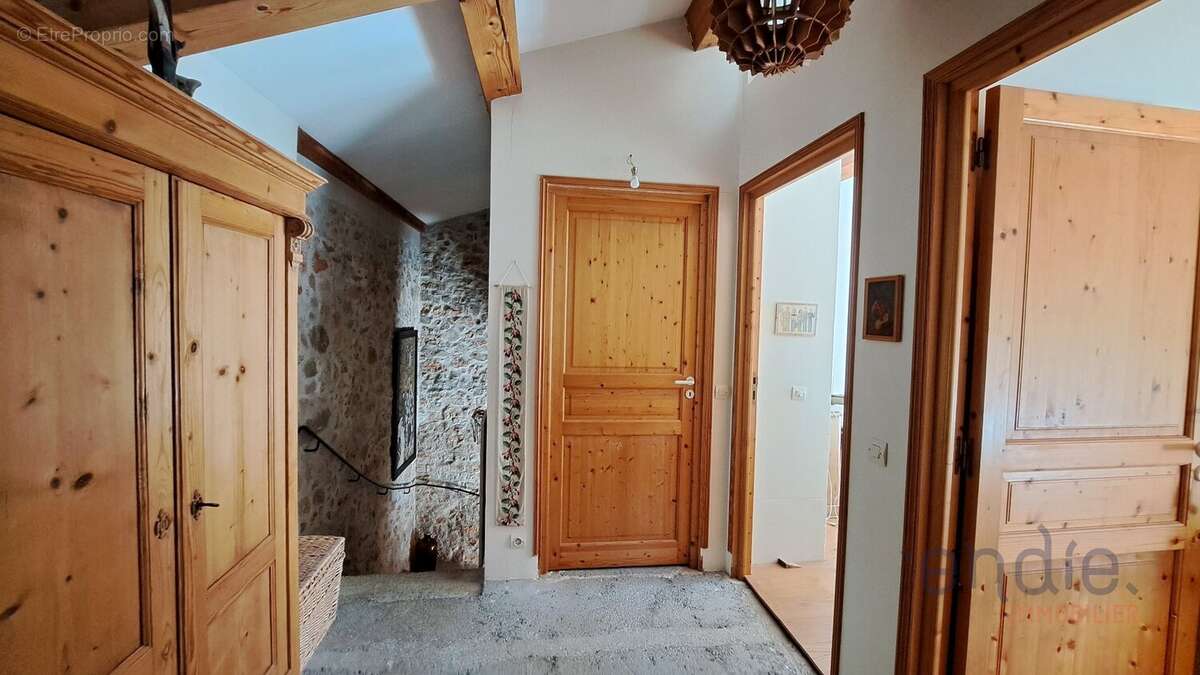 Maison à LORGUES