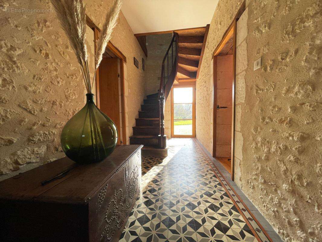 Maison à NEUVIC