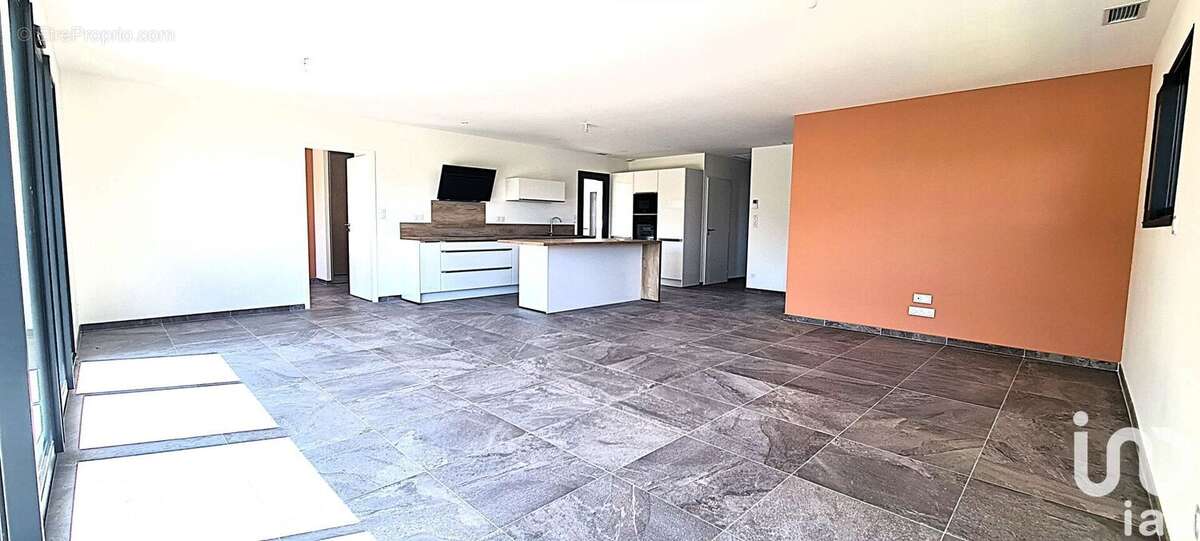 Photo 2 - Maison à SAUVIAN
