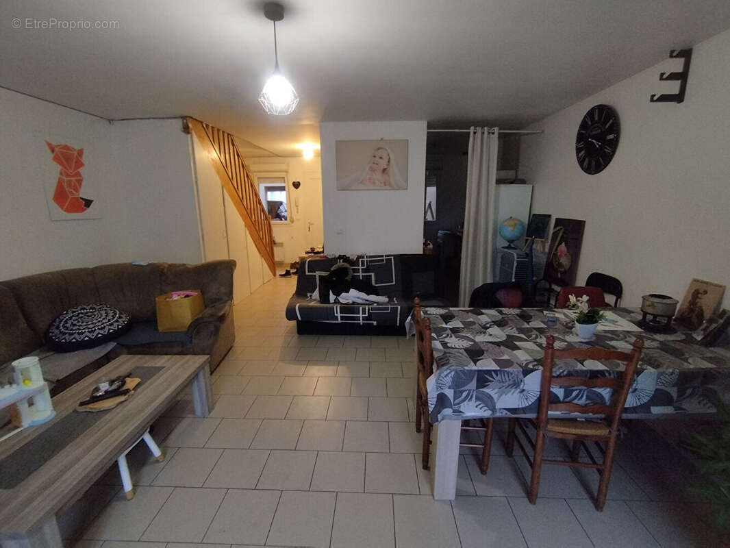 Appartement à ETREPAGNY