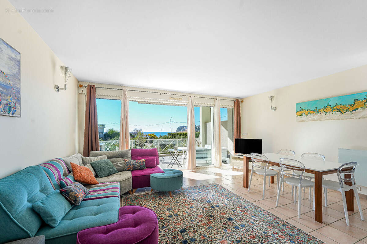 Appartement à CARRY-LE-ROUET