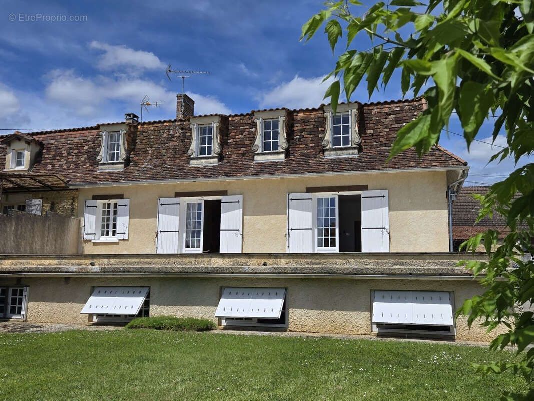 Maison à MONTAGNAC-LA-CREMPSE
