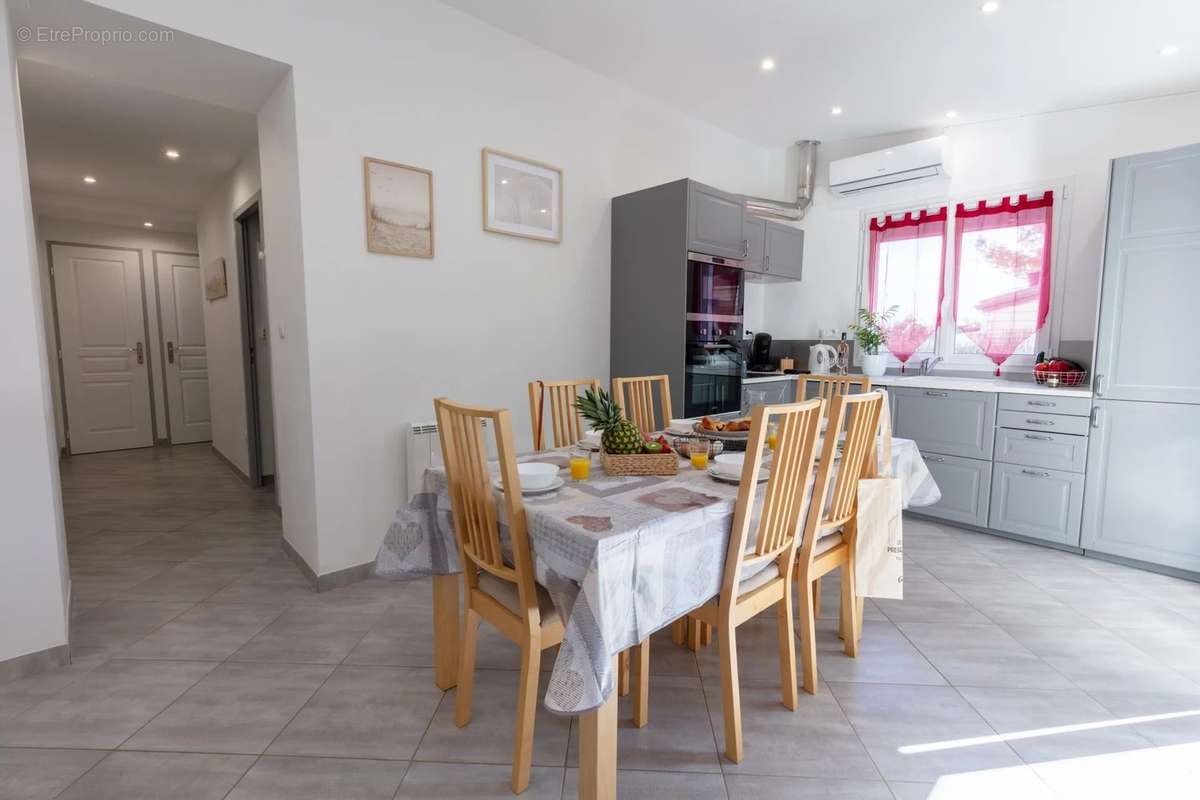 Maison à HYERES