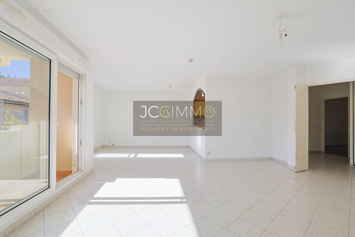 Appartement à HYERES