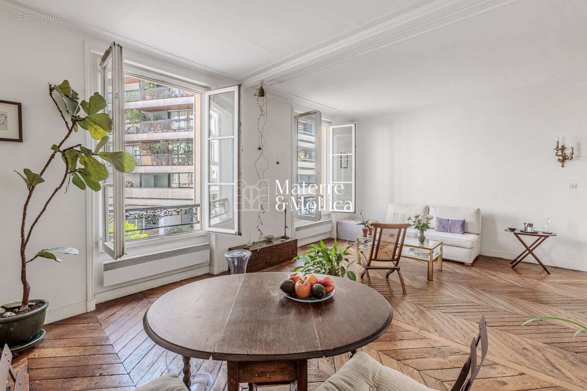 Appartement à PARIS-6E