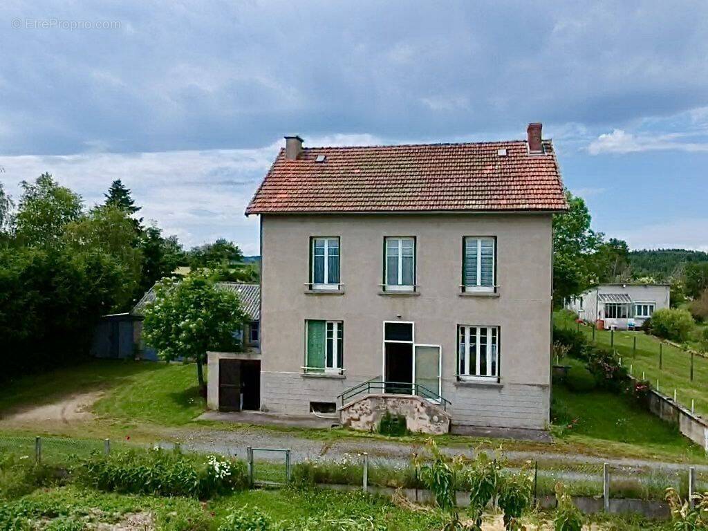 Maison à SAINT-GERVAIS-D&#039;AUVERGNE