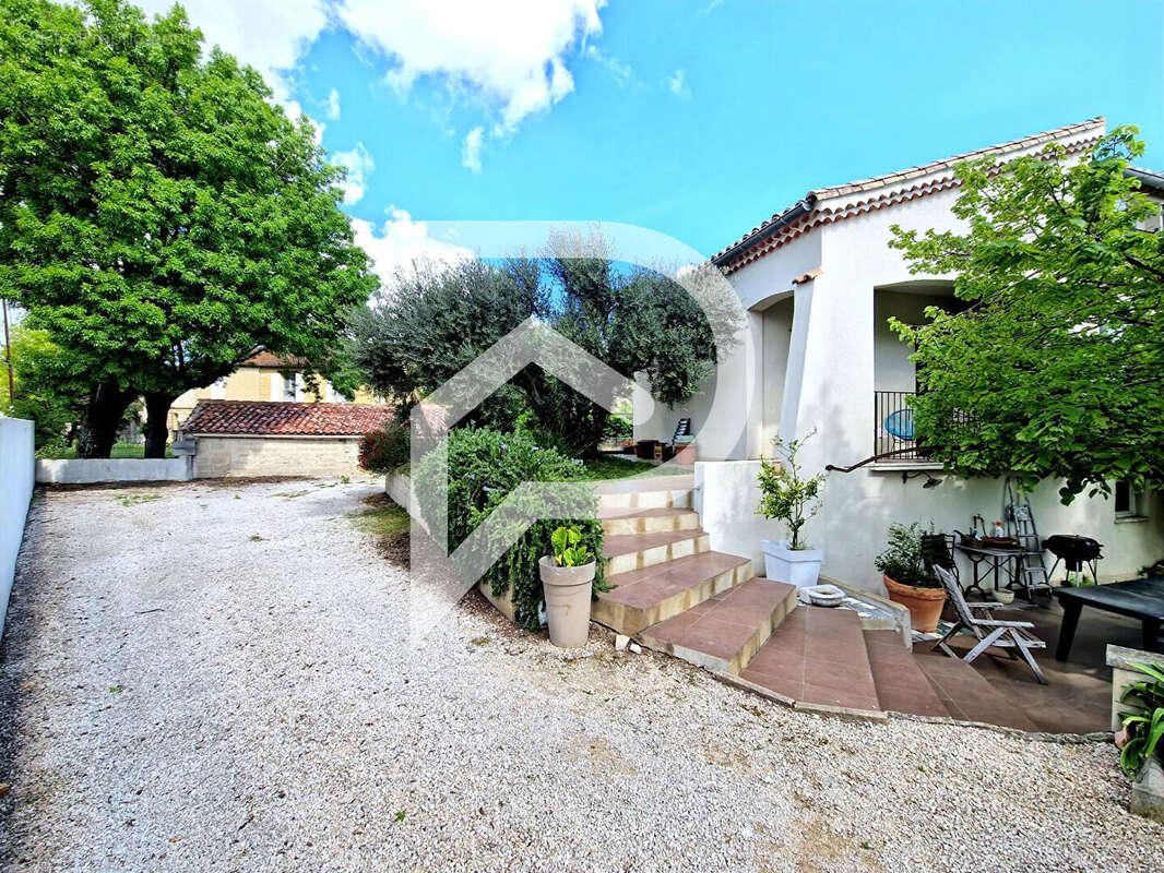 Maison à SAUVETERRE