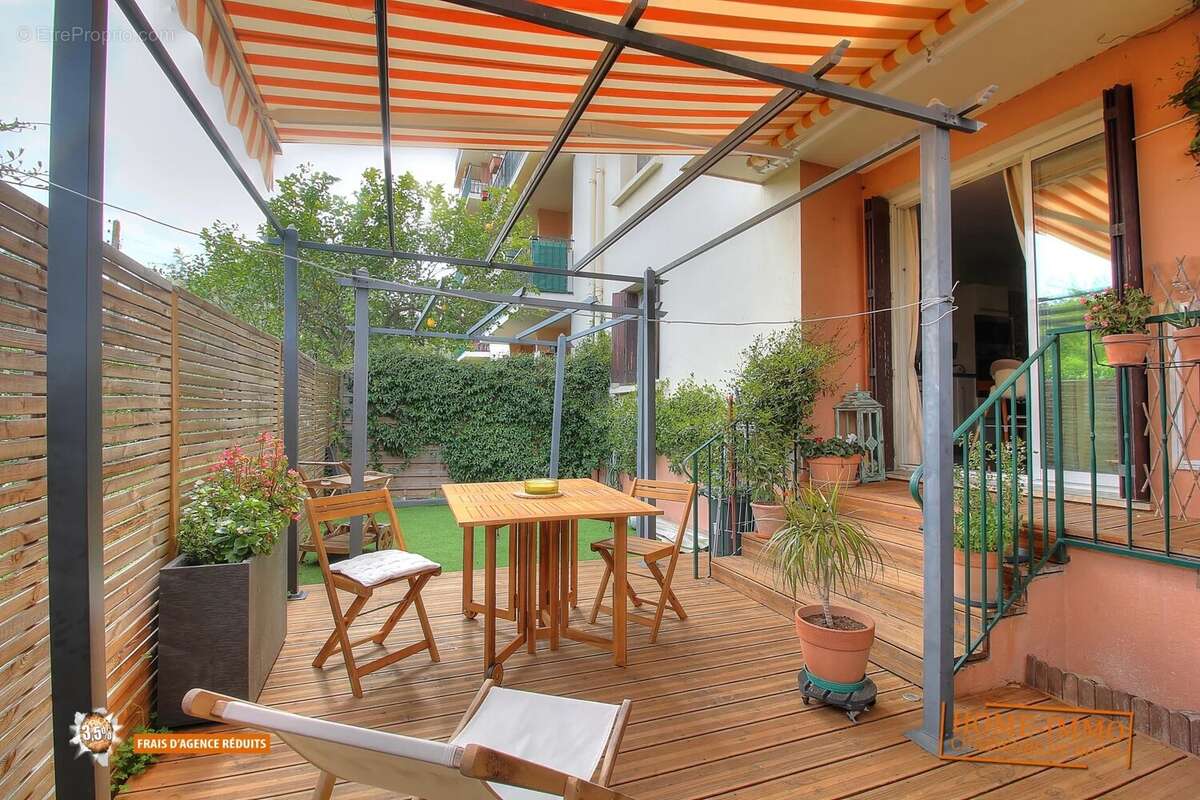 Appartement à VALLAURIS