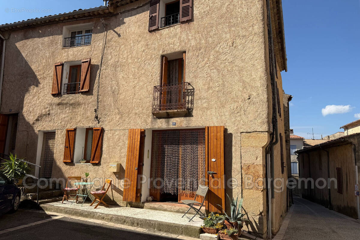 Maison à CHATEAUDOUBLE