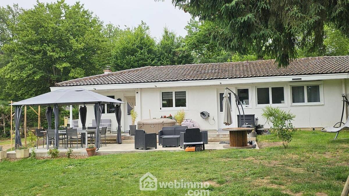 Venez découvrir cette belle maison de 90 m² totalement rénovée. - Maison à FONTAINEBLEAU