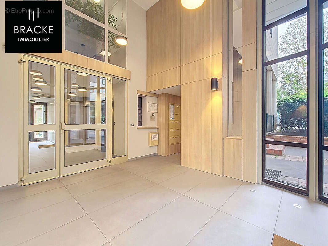 Appartement à COURBEVOIE