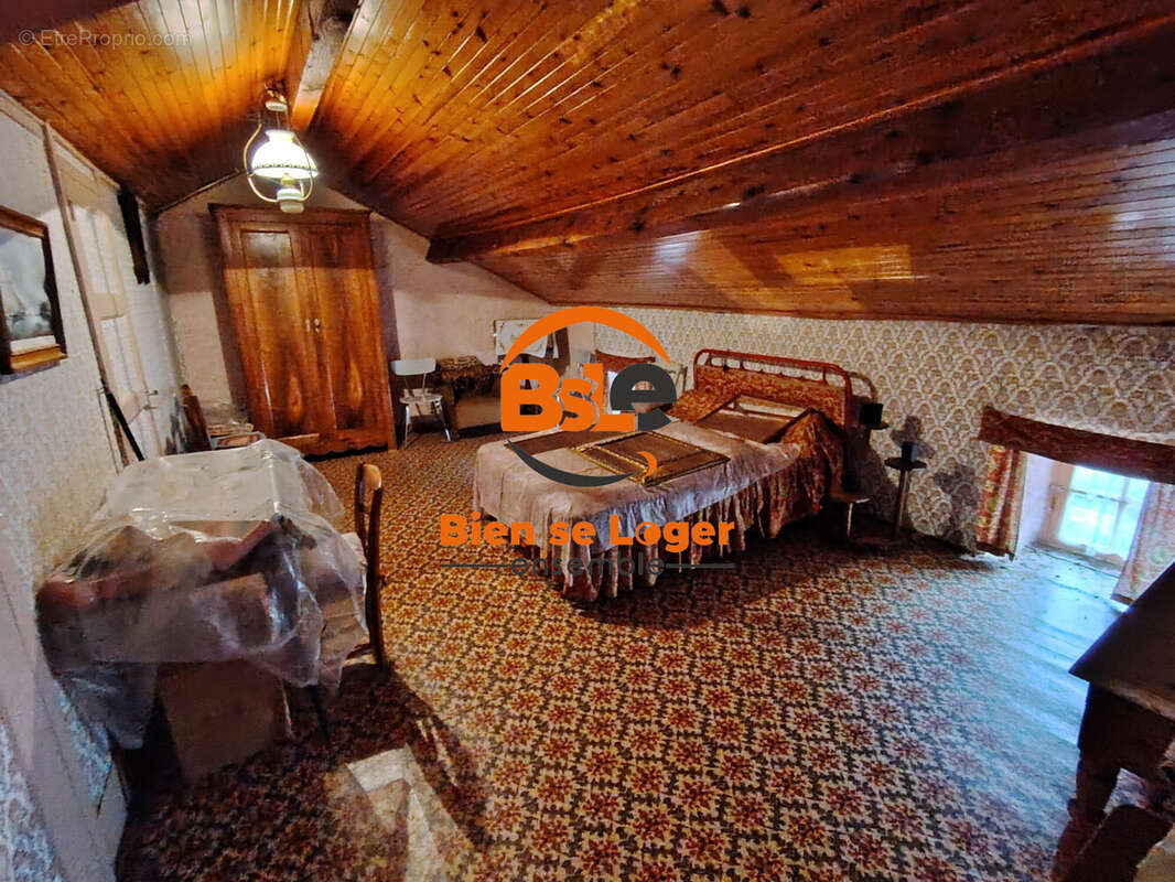 Maison à MOLOMPIZE