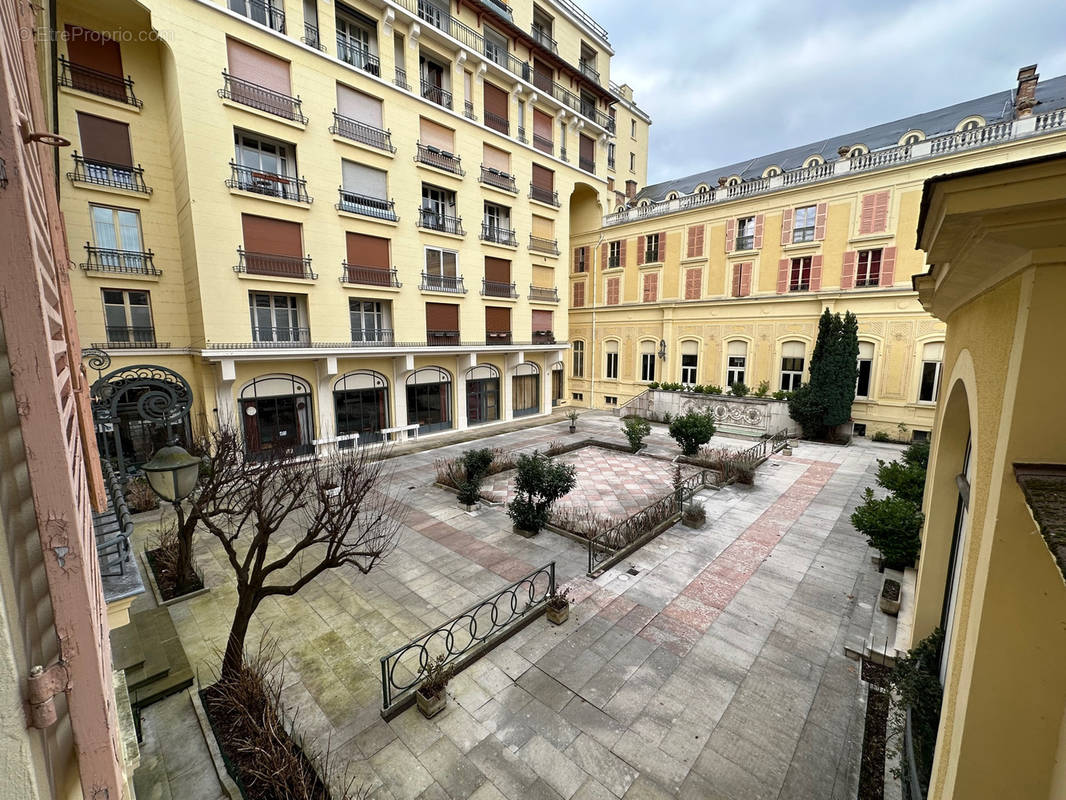 Commerce à VICHY