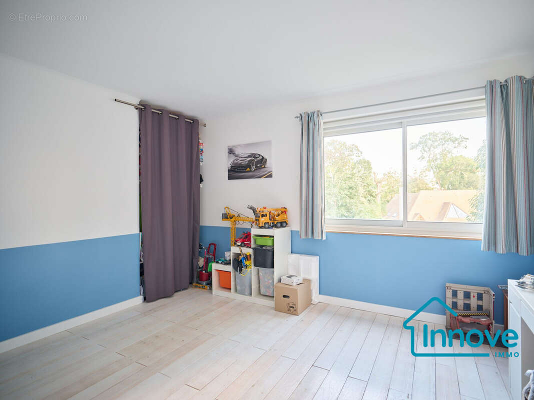 Appartement à LA CELLE-SAINT-CLOUD
