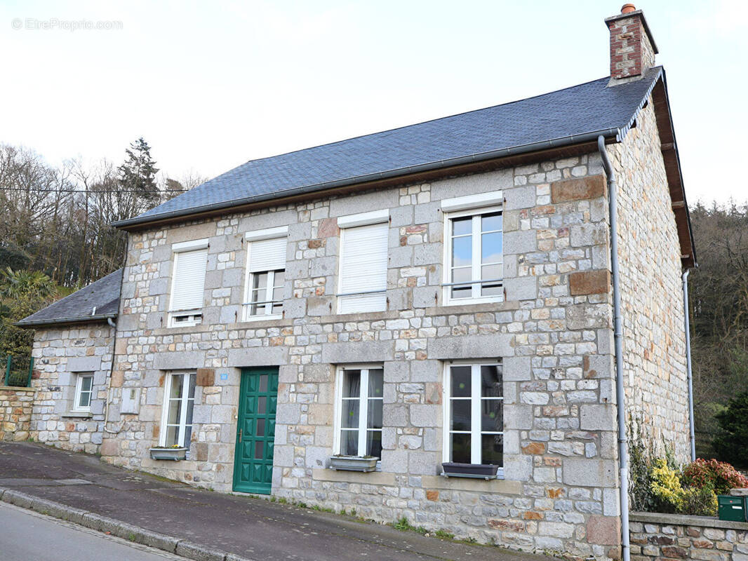 Maison à MORTAIN