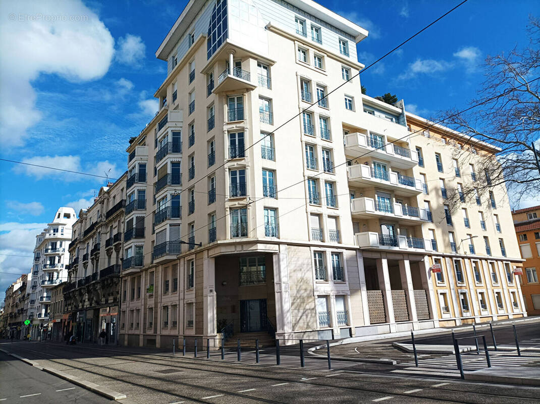 Appartement à SAINT-ETIENNE