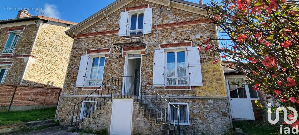 Photo 1 - Maison à SAINTE-GENEVIEVE-DES-BOIS