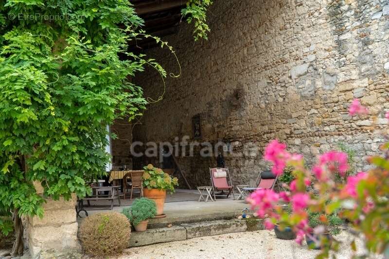 Maison à MEYNES
