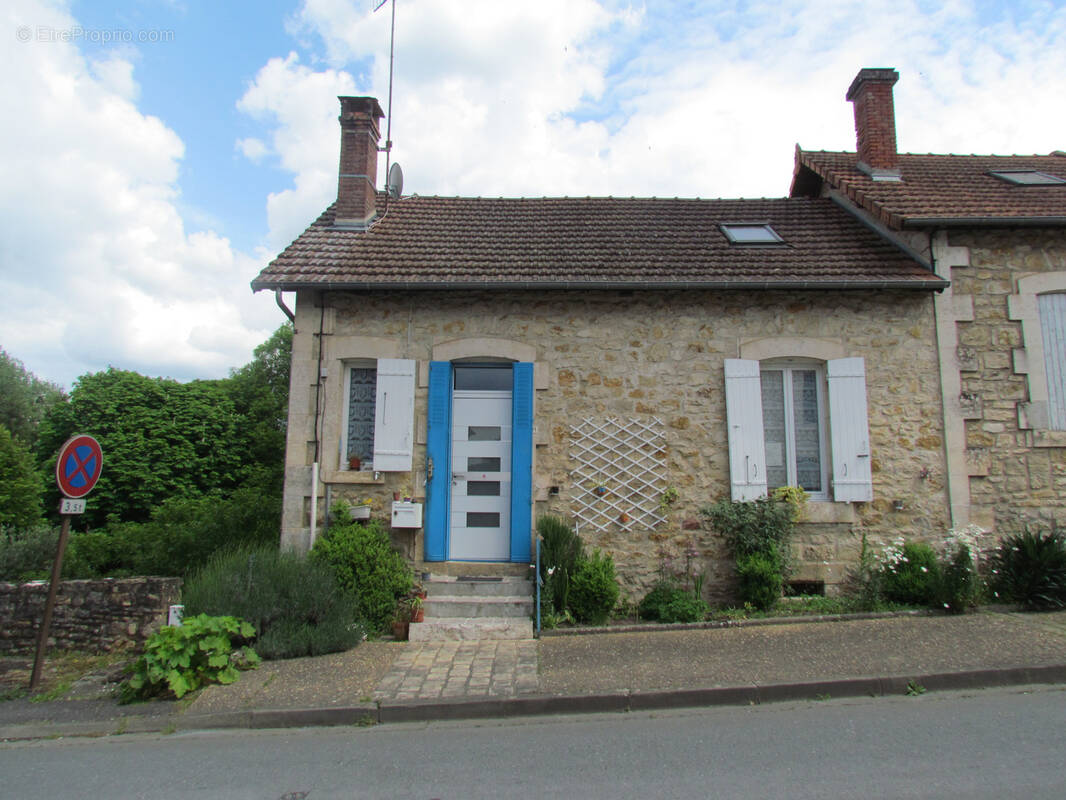 Maison à HAUTEFORT